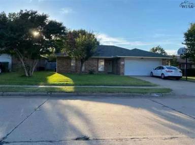 Main picture of 2115 Selma Dr