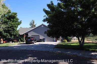 Main picture of 2725 SW Volcano Ct