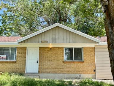 Main picture of 1006 N Jefferson Ave