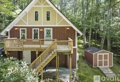 Main picture of 104 Oak Rd