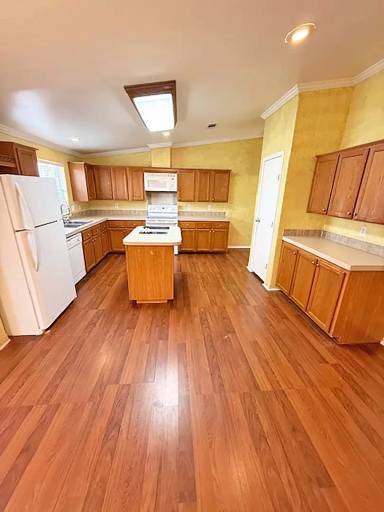 Main picture of 2884 E Highway 114