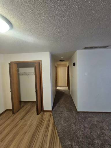 Main picture of 422 E 7th St