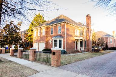 Main picture of 4825 26th St N