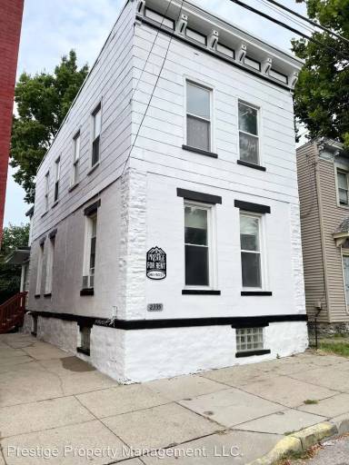 Main picture of 2335 Rohs St