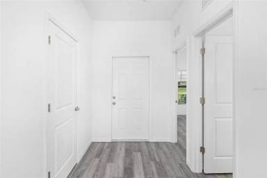 Main picture of 718 SE 8th Ter