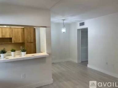 Main picture of 9140 Collins Ave