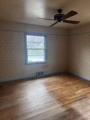 Main picture of 15504 Steinway Blvd
