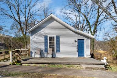 Main picture of 1214 School St