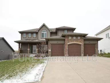 Main picture of 4714 S 198th St