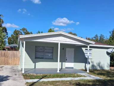 Main picture of 2406 E Cayuga St