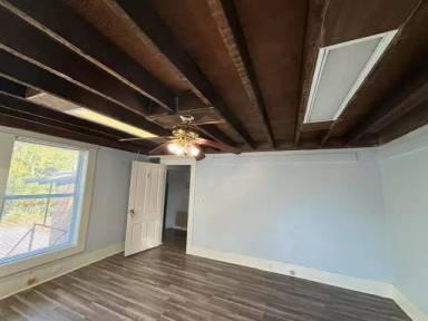 Main picture of 216 S 6th St
