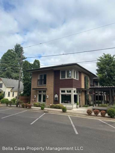 Main picture of 303 Main St