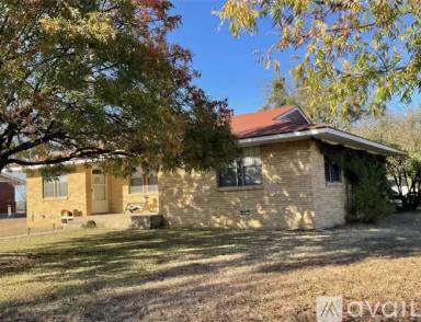 Main picture of 1105 E Gentry St