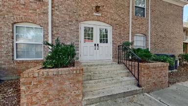 Main picture of Colonial Point Condominiums
