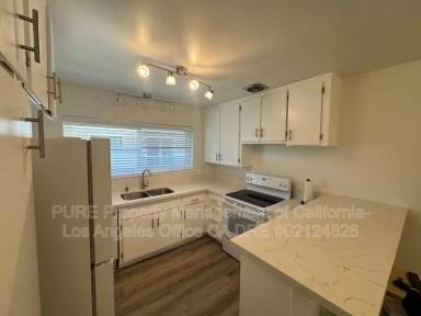 Main picture of 1745 Maple Ave