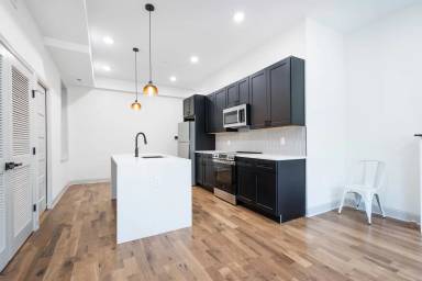Main picture of 2229 N 33rd St