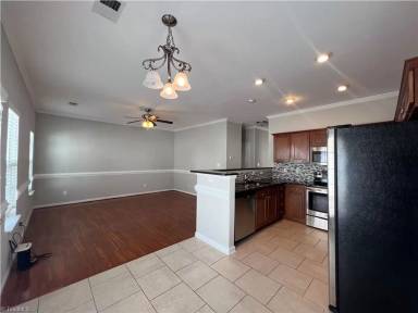 Main picture of 208 Madison Square Ave