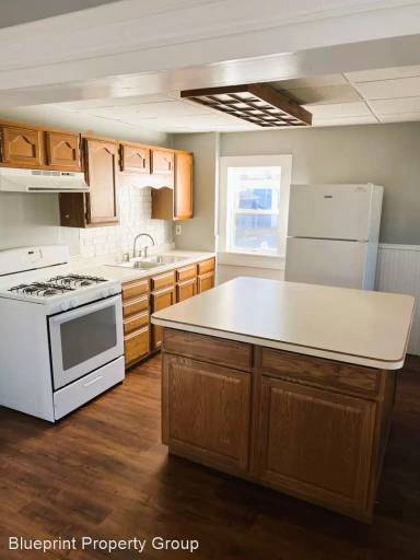 Main picture of 23 Forest Pl