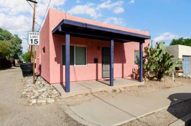 Main picture of 2401 E 6th St