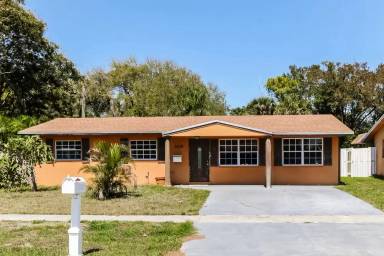 Main picture of 3835 Holiday Rd