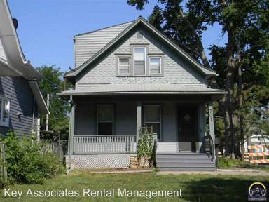 Main picture of 701 SW Lindenwood Ave