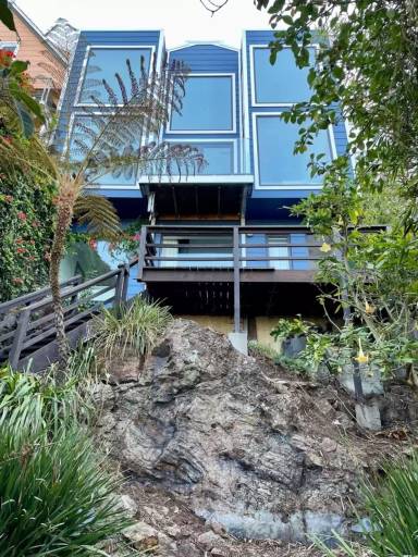 Main picture of 69 Uranus Ter