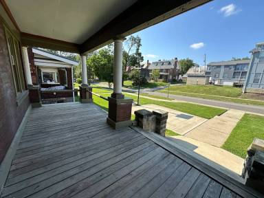 Main picture of 211 E 16th Ave