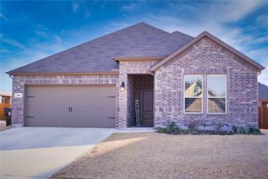 Main picture of 115 Lakeview Cir
