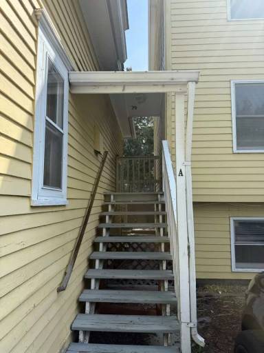 Main picture of 1204 W Babcock St