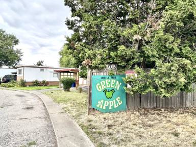 Main picture of 4703 Portland Rd NE