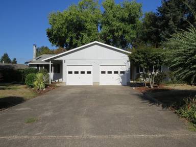 Main picture of 913 W Charles St