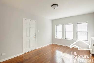 Main picture of 5736 N Winthrop Ave