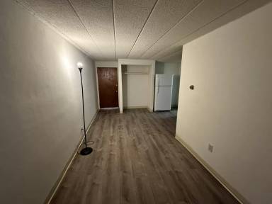 Main picture of 2441 Holmes St