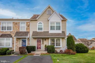 Main picture of 635 Longwood Rd