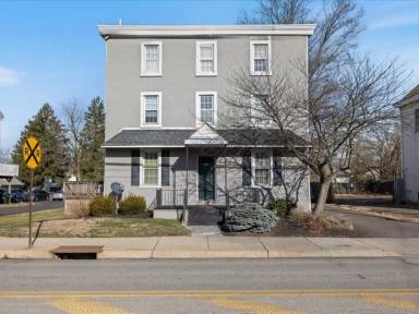 Main picture of 447 S Main St