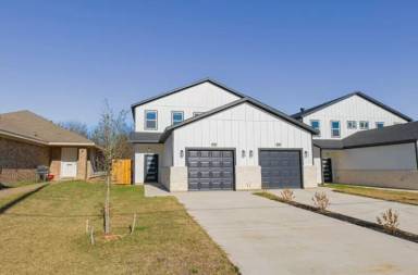 Main picture of 13705 Biggs St