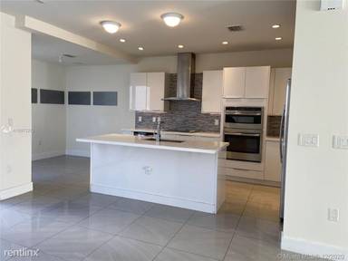 Main picture of 6309 NW 105th Ct