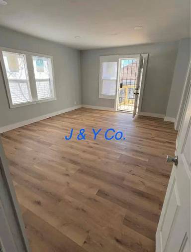 Main picture of 3880 Madison St