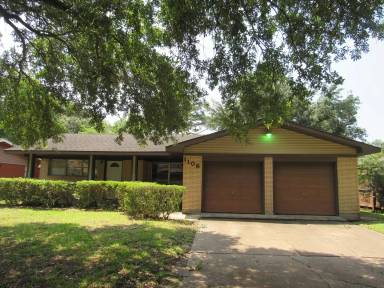 Main picture of 1106 Monroe Dr