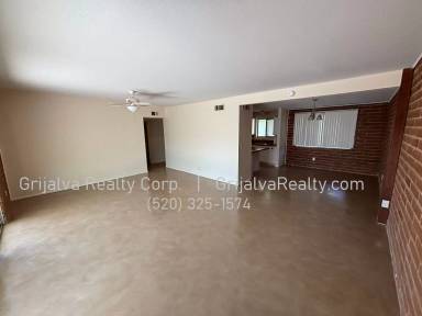 Main picture of 2048 W Calle Armenta