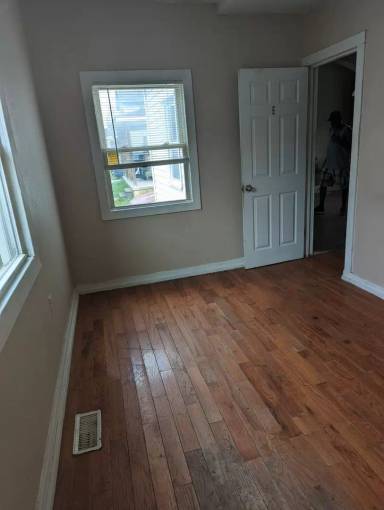 Main picture of 250 Pinner St