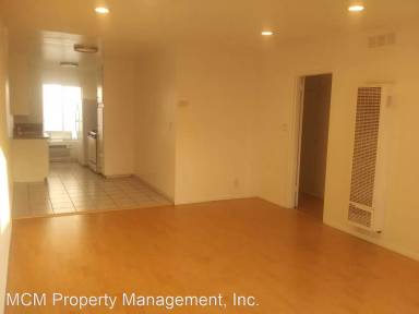 Main picture of 5855 Carlton Way