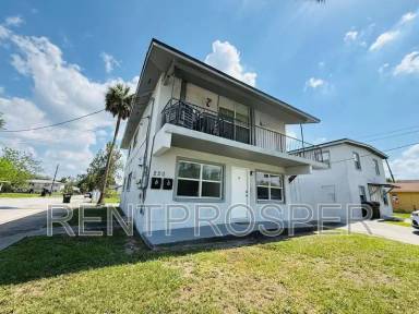 Main picture of 220 Garden Ave