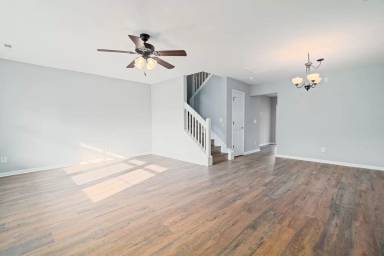 Main picture of 477 Doane Way