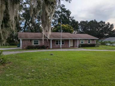 Main picture of 2821 SW 36th Dr