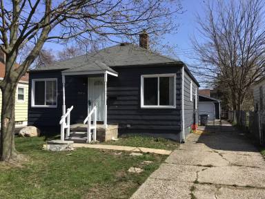 Main picture of 19453 Roscommon St