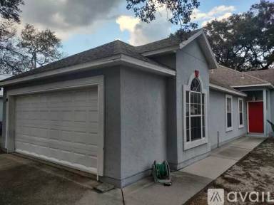 Main picture of 2418 Hydrangea St