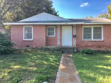 Main picture of 814 Cardinal Ave