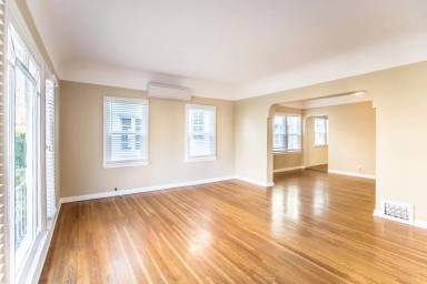 Main picture of 204 1/2 S Rexford Dr