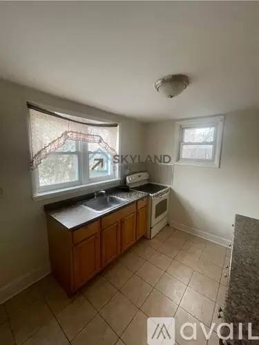 Main picture of 1015 S 51st St